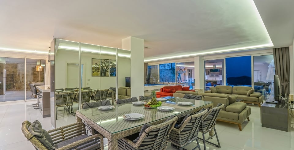 Villa Merit Crystal