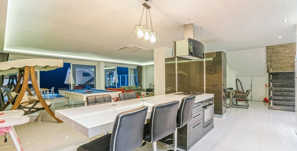Villa Merit Crystal