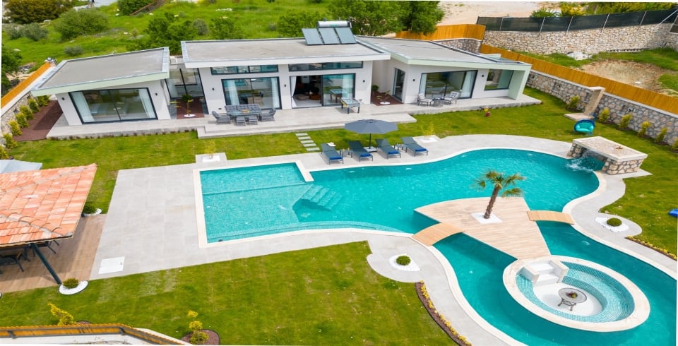Villa Green House