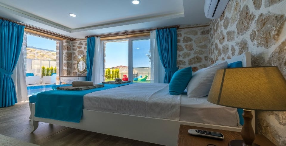 Villa Emir Üzümlü Duo