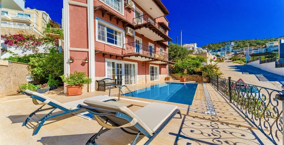 Apart Kara Kalkan