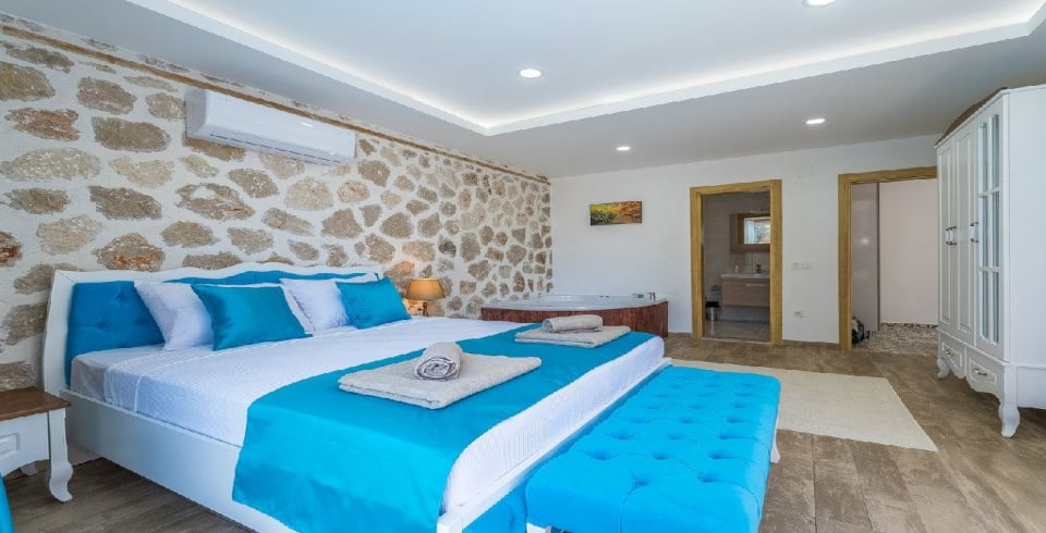 Villa Emir Üzümlü Duo