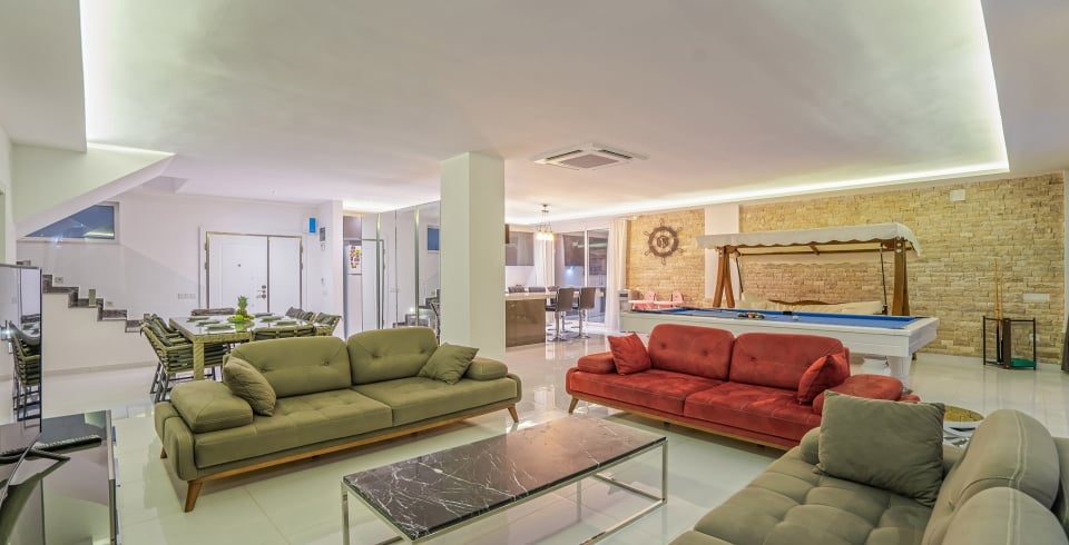 Villa Merit Crystal