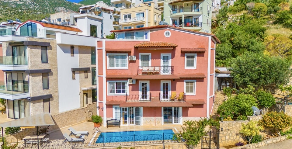 Apart Kara Kalkan