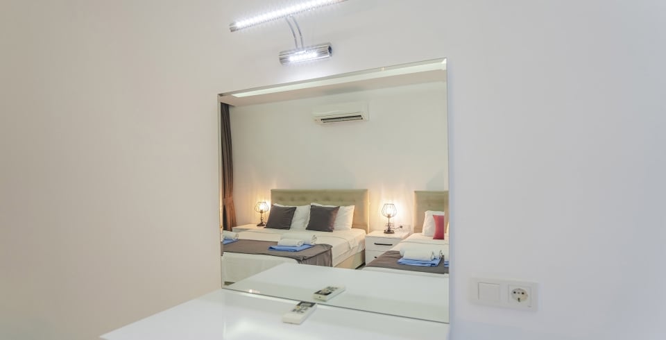 Villa Merit Crystal