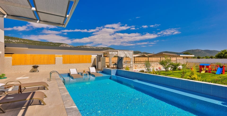 Villa Mulberry Barley