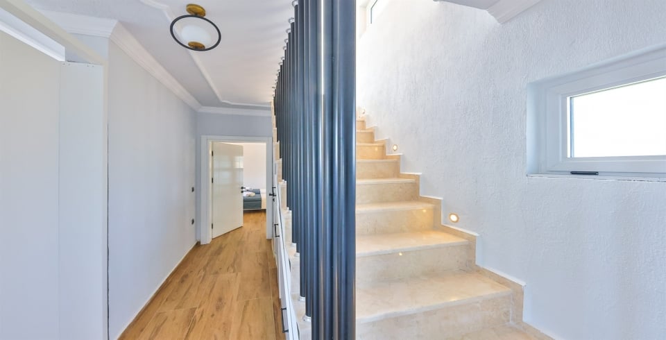 Villa Mulberry Barley