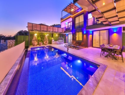Villa Lalezar