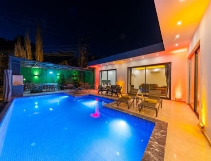 Villa Suvari Vier