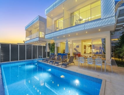 Villa Merit Crystal
