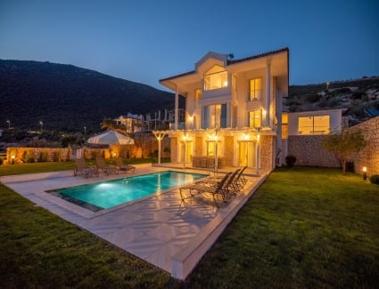 Villa Elena White 2