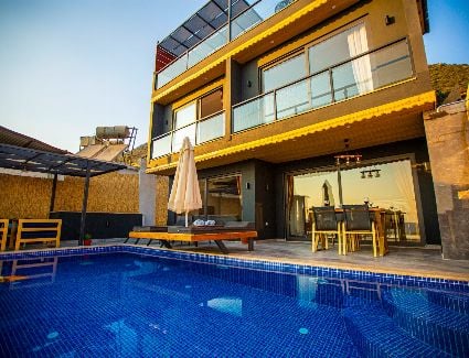 Villa Gold Moon