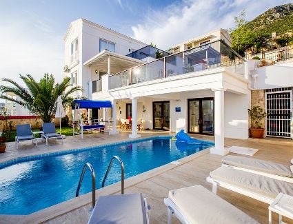 Villa Magic